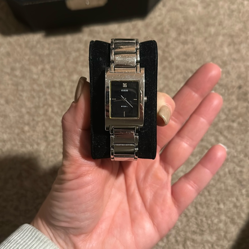 Guess G85926L